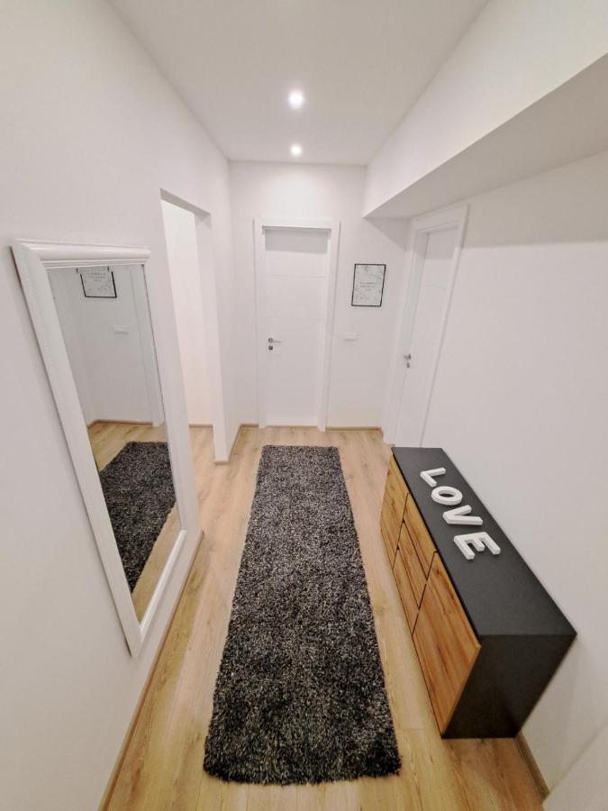 Andrea Apartment *